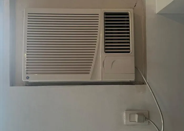8adriatico Penthouse Unit! Walk Away To Us Embassy And St Lukes Ermita *